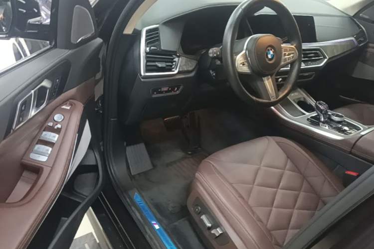 Used BMW X5 2022 Restyled xDrive 30Li Luxury Version M Sport Package Driver Seat