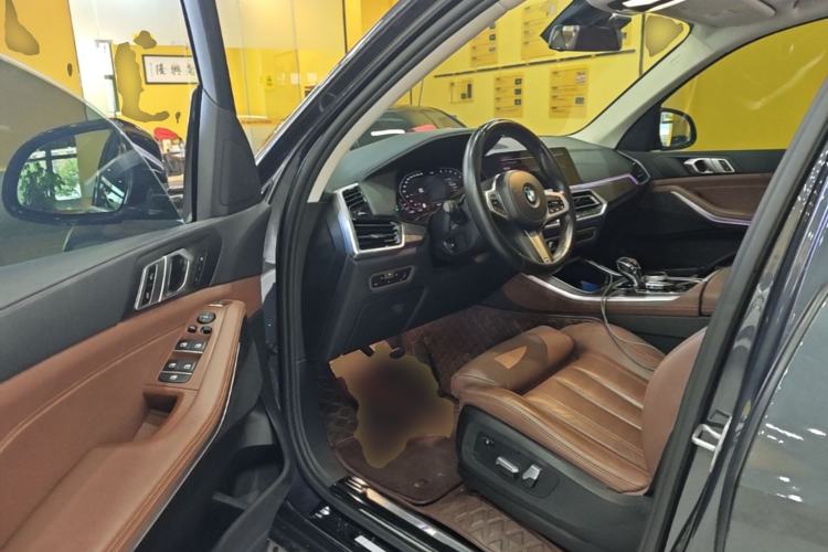 Used BMW X5 2022 xDrive30i M Sport Package Driver Seat
