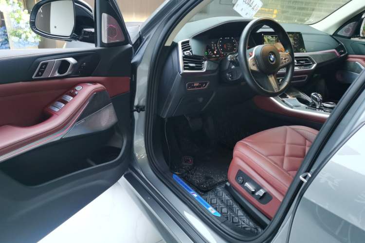 Used BMW X5 2022 Restyled xDrive 30Li Luxury Version M Sport Package Driver Seat