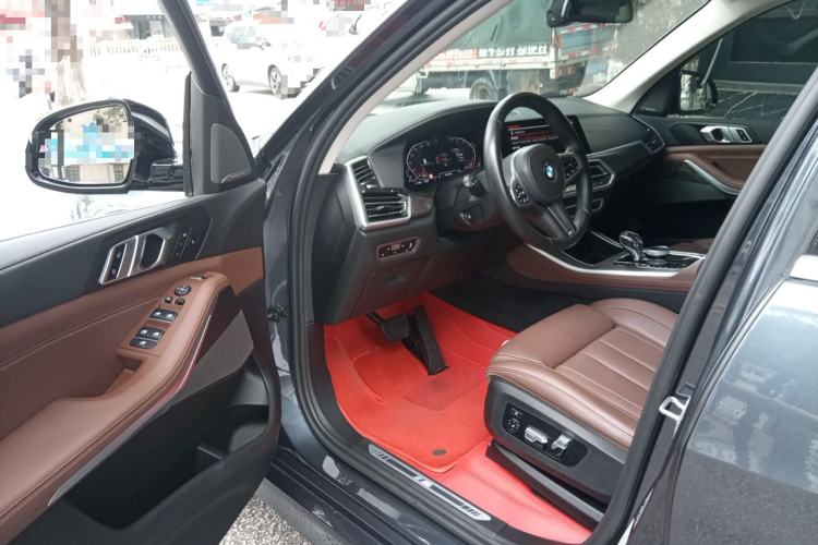 Used BMW X5 2022 xDrive40i Luxury Edition M Sport Package Driver Seat