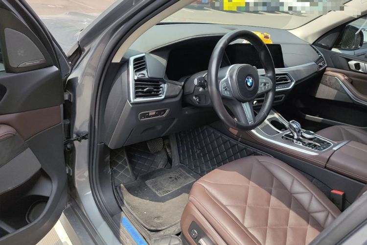 Used BMW X5 2022 Restyled xDrive 30Li M Sport Package Driver Seat
