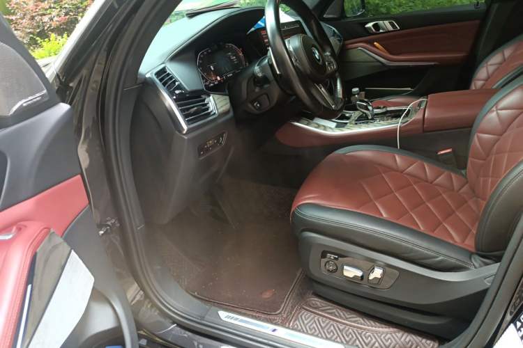 Used BMW X5 2022 xDrive 30Li Luxury M Sport Package Driver Seat