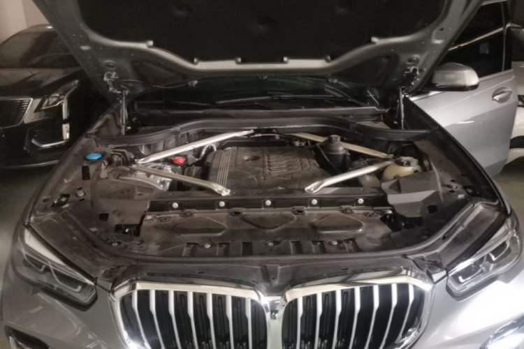 Used BMW X5 2022 Restyled xDrive 40Li M Sport Package Engine Bay