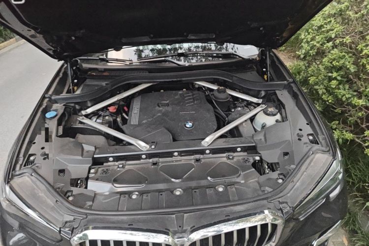 Used BMW X5 2022 xDrive 30Li M Sport Package Engine Bay