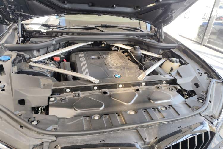 Used BMW X5 2022 xDrive40i M Sport Package Engine Bay