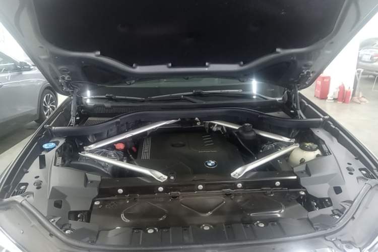 Used BMW X5 2022 Restyled xDrive 30Li Luxury Version M Sport Package Engine Bay