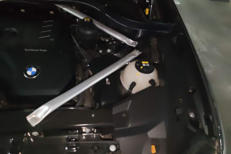 Used BMW X5 2022 xDrive 30Li Luxury M Sport Package Engine Bay Left