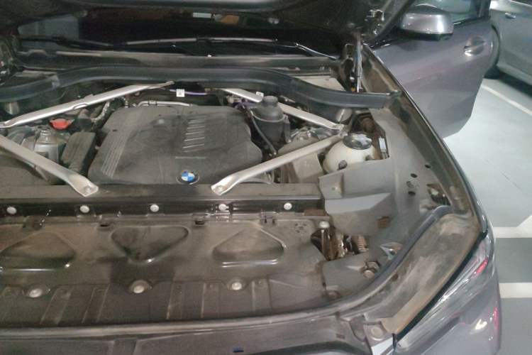 Used BMW X5 2022 Restyled xDrive 40Li M Sport Package Engine Bay Left