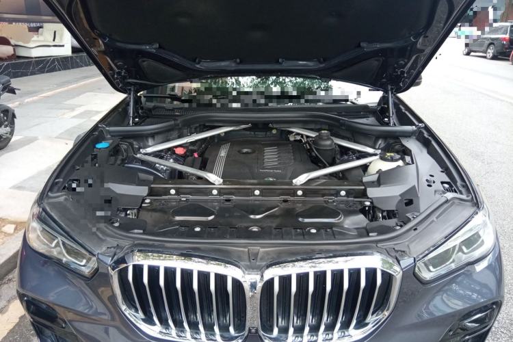 Used BMW X5 2022 xDrive40i Luxury Edition M Sport Package Engine Bay
