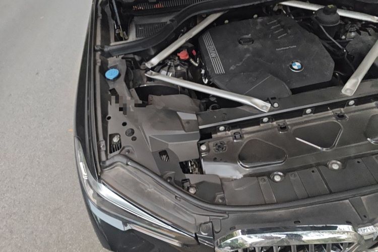 Used BMW X5 2022 xDrive 30Li M Sport Package Engine Bay Right