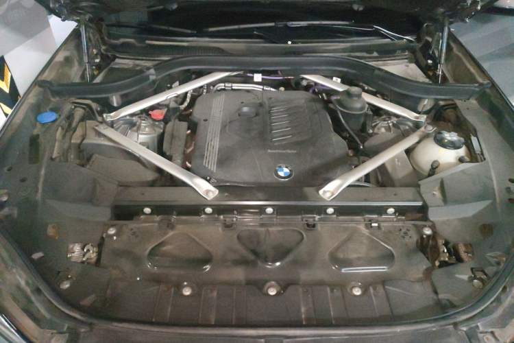 Used BMW X5 2022 Restyled xDrive 40Li M Sport Package Engine Bay