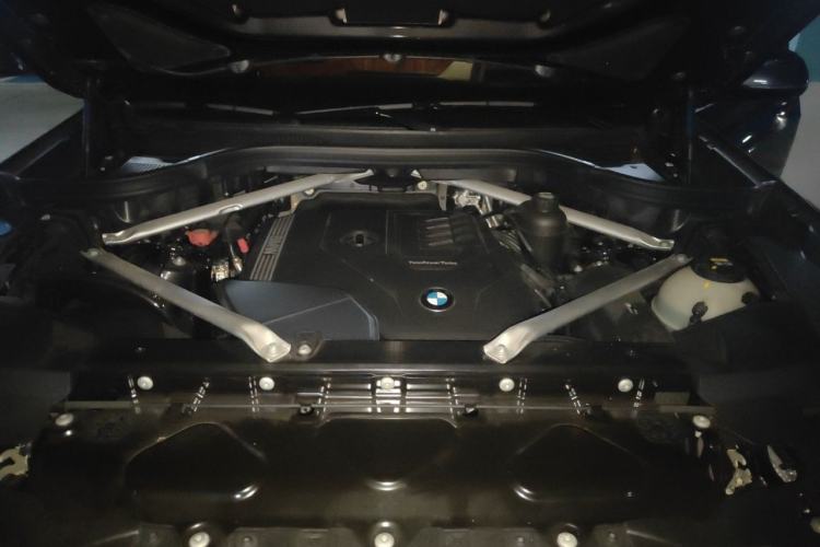 Used BMW X5 2022 Restyled xDrive 30Li Luxury Version M Sport Package Engine Bay