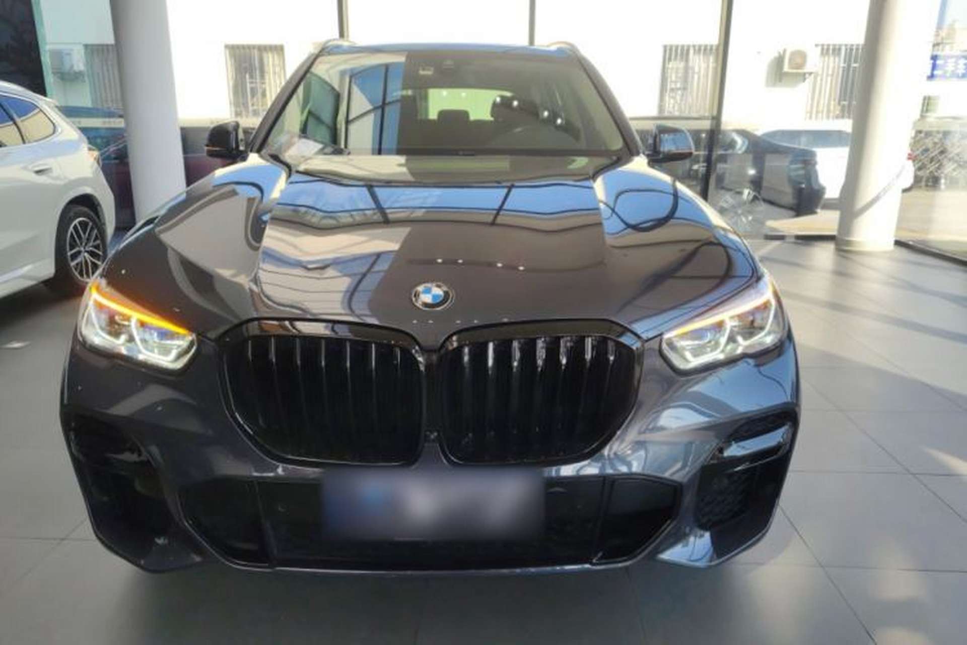 Used BMW X5 2022 xDrive40i M Sport Package Exterior 1
