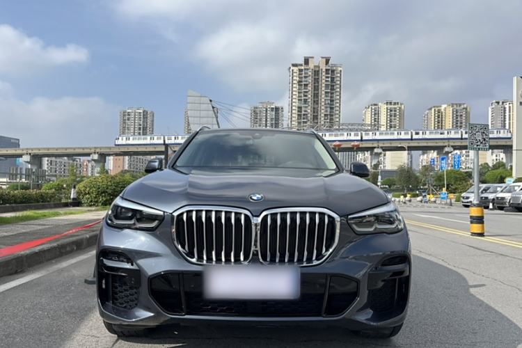 Used BMW X5 2022 xDrive30i M Sport Package Exterior 1