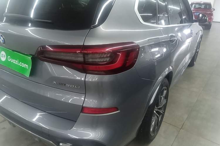 Used BMW X5 2022 Restyled xDrive 30Li Luxury Version M Sport Package Exterior 3