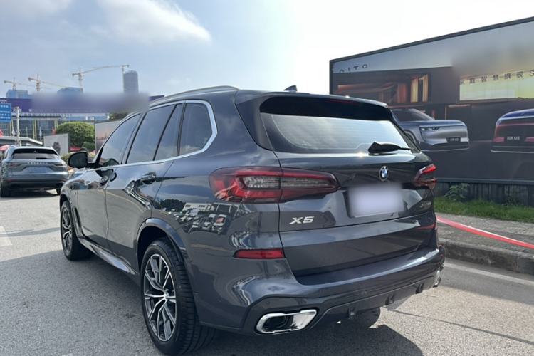 Used BMW X5 2022 xDrive30i M Sport Package Exterior 3
