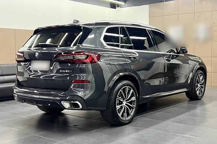 Used BMW X5 2022 Restyled xDrive 30Li Luxury Version M Sport Package Exterior 3