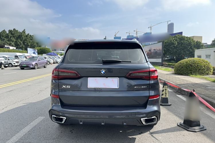Used BMW X5 2022 xDrive30i M Sport Package Exterior 4