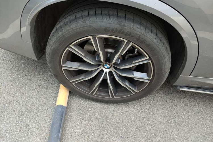 Used BMW X5 2022 Restyled xDrive 30Li M Sport Package Exterior 5