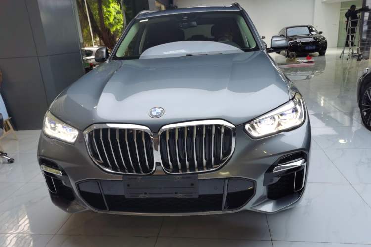 Used BMW X5 2022 Restyled xDrive 30Li Luxury Version M Sport Package Front