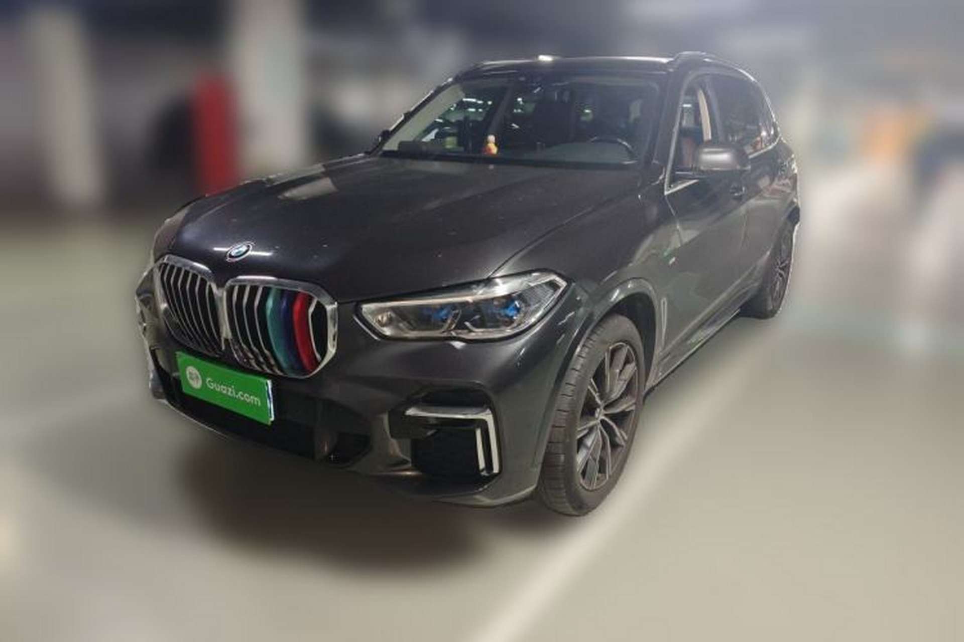 Used BMW X5 2022 xDrive 30Li Luxury M Sport Package Front Left 45 Deg