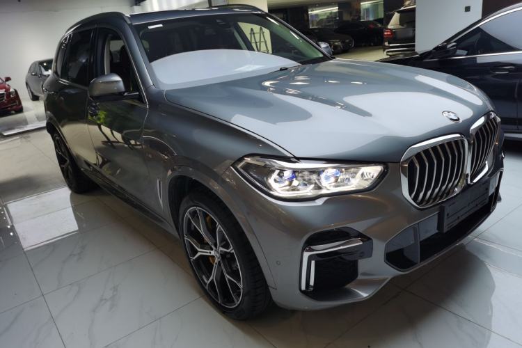 Used BMW X5 2022 Restyled xDrive 30Li Luxury Version M Sport Package Front Right 45 Deg
