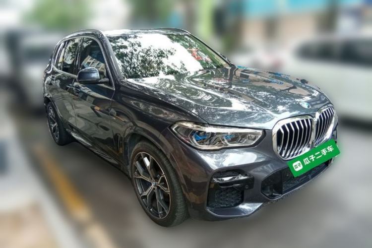 Used BMW X5 2022 xDrive40i Luxury Edition M Sport Package Front Right 45 Deg