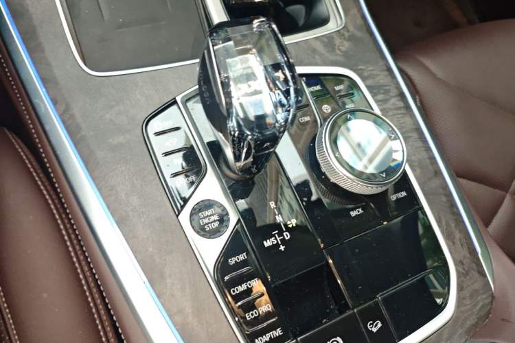 Used BMW X5 2022 xDrive 30Li Luxury M Sport Package Gear Lever