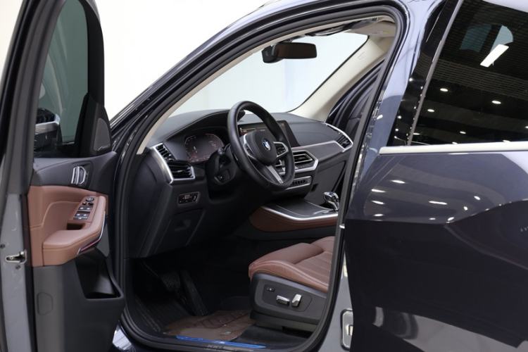 Used BMW X5 2022 xDrive40i M Sport Package Interior 1