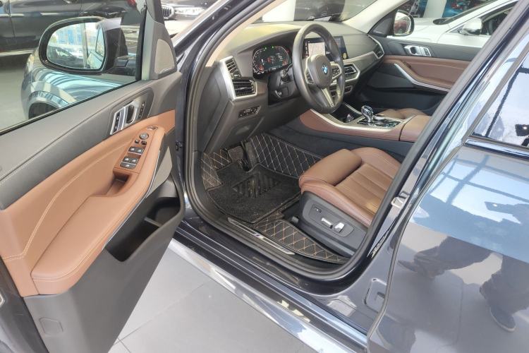 Used BMW X5 2022 xDrive40i M Sport Package Interior 3