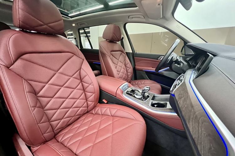 Used BMW X5 2022 Restyled xDrive 30Li Luxury Version M Sport Package Interior 3