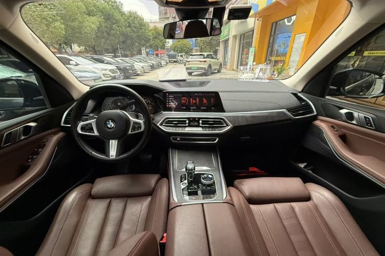 Used BMW X5 2022 xDrive30i M Sport Package Interior 4