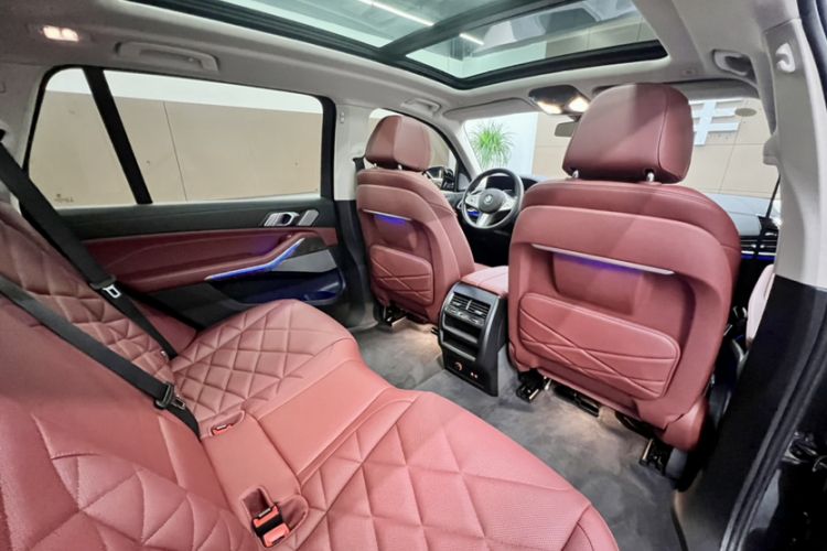 Used BMW X5 2022 Restyled xDrive 30Li Luxury Version M Sport Package Interior 4