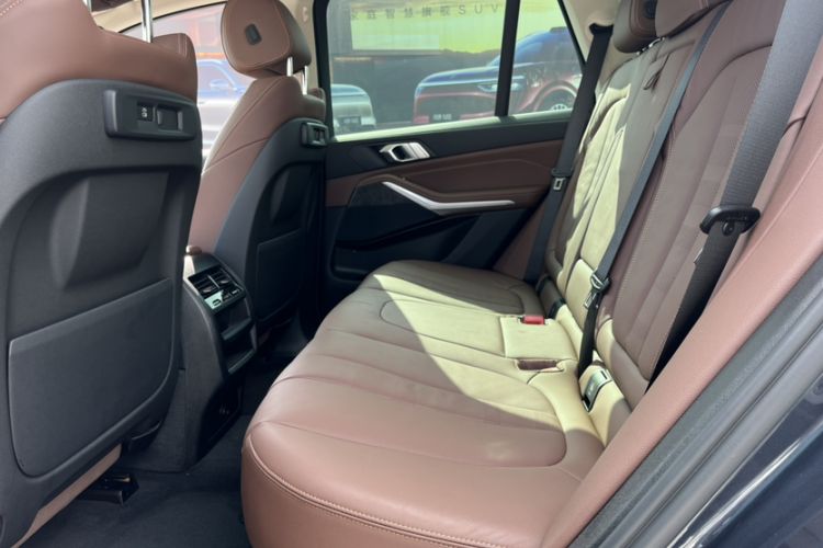 Used BMW X5 2022 xDrive30i M Sport Package Interior 5