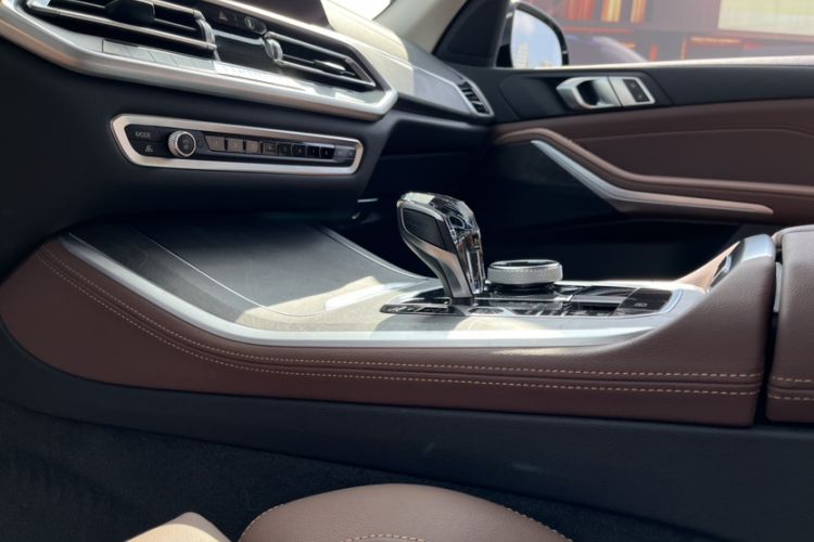 Used BMW X5 2022 xDrive30i M Sport Package Interior 8
