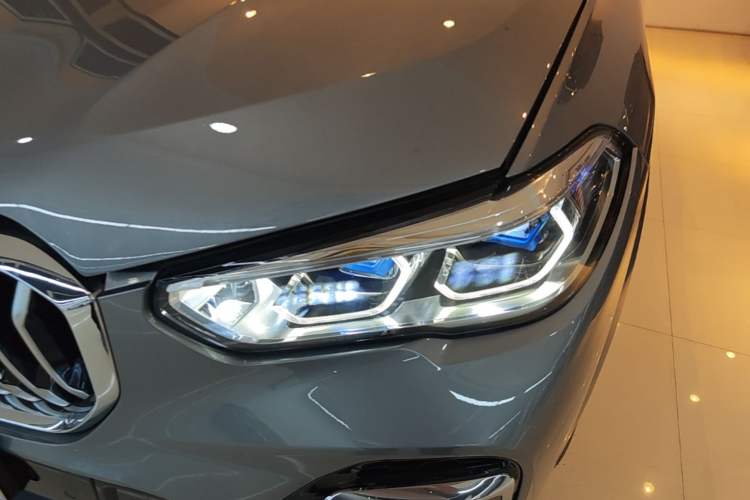 Used BMW X5 2022 Restyled xDrive 30Li Luxury Version M Sport Package Left Front Headlight