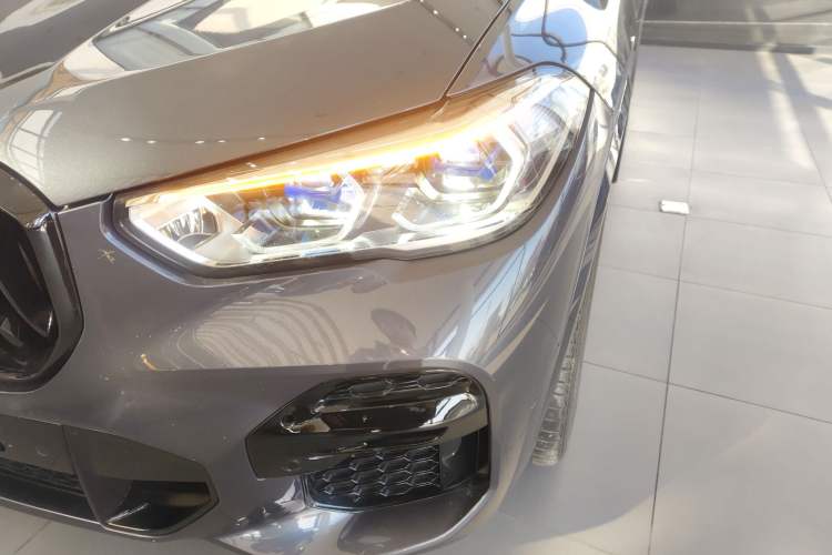 Used BMW X5 2022 xDrive40i M Sport Package Left Front Headlight