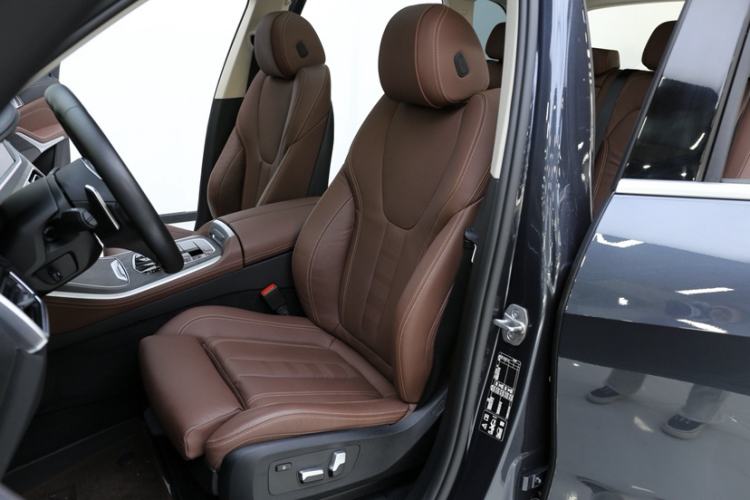 Used BMW X5 2022 xDrive40i M Sport Package Left Front Seat