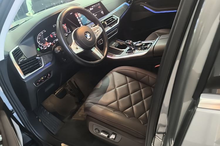 Used BMW X5 2022 xDrive 30Li Luxury M Sport Package Left Front Seat