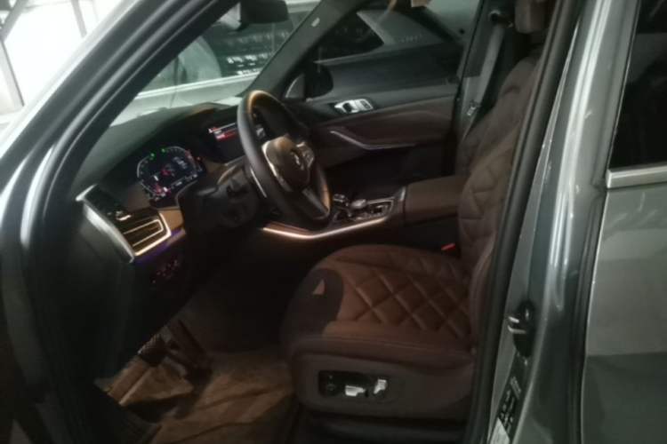 Used BMW X5 2022 Restyled xDrive 40Li M Sport Package Left Front Seat