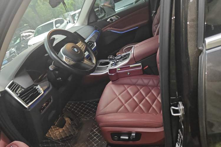 Used BMW X5 2022 xDrive 30Li M Sport Package Left Front Seat