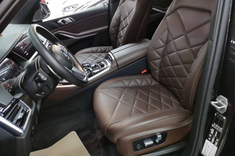 Used BMW X5 2022 xDrive 30Li Luxury M Sport Package Left Front Seat