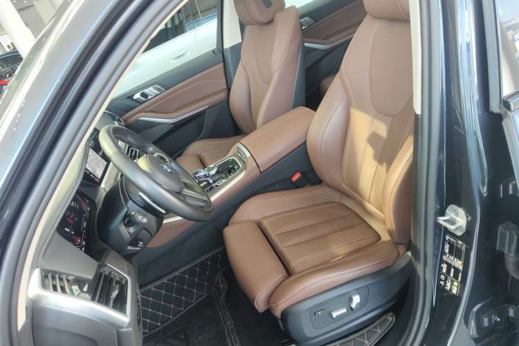 Used BMW X5 2022 xDrive40i M Sport Package Left Front Seat