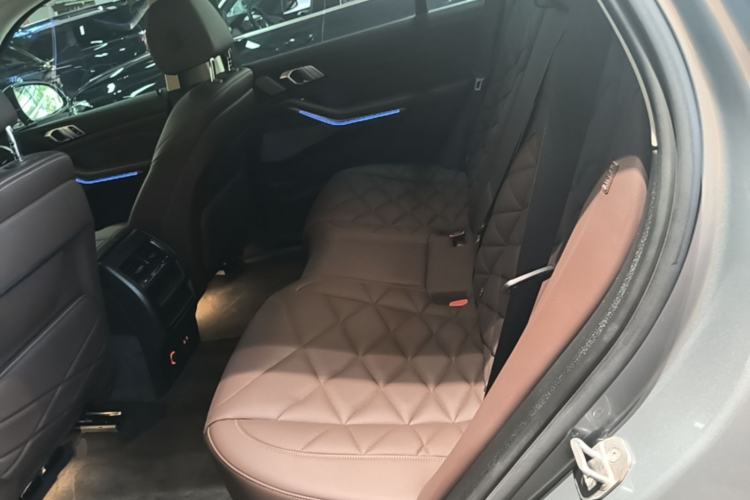 Used BMW X5 2022 xDrive 30Li Luxury M Sport Package Left Rear Seat