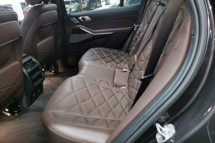 Used BMW X5 2022 xDrive 30Li Luxury M Sport Package Left Rear Seat