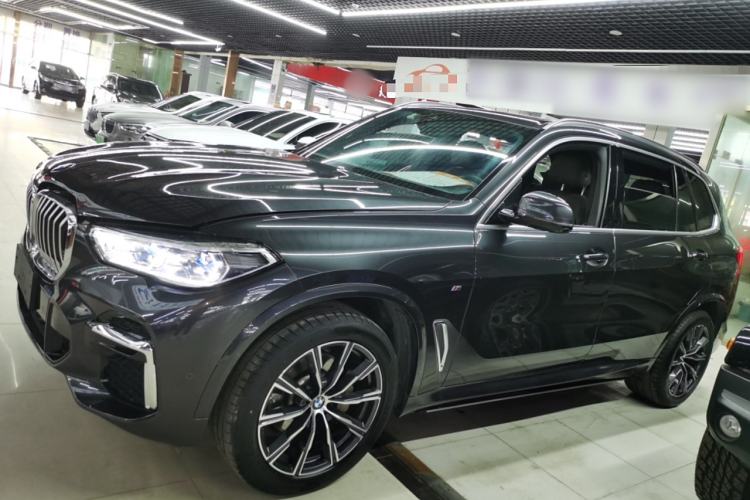 Used BMW X5 2022 xDrive 30Li Luxury M Sport Package Left Side