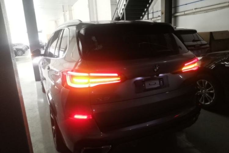 Used BMW X5 2022 Restyled xDrive 40Li M Sport Package Rear Left 45 Deg