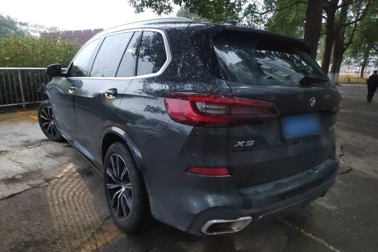 Used BMW X5 2022 Restyled xDrive 30Li Luxury Version M Sport Package Rear Left 45 Deg