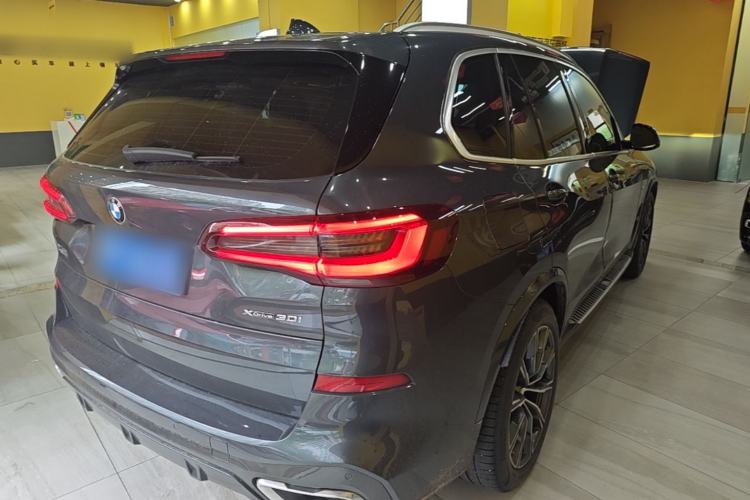 Used BMW X5 2022 xDrive30i M Sport Package Rear Right 45 Deg