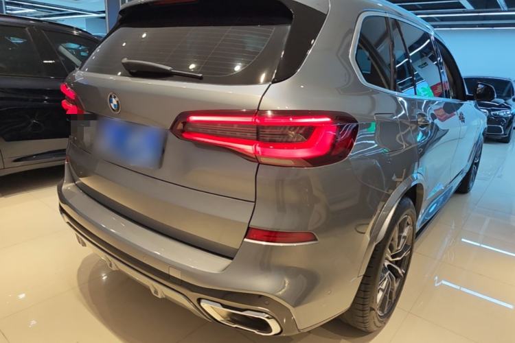 Used BMW X5 2022 Restyled xDrive 30Li Luxury Version M Sport Package Rear Right 45 Deg